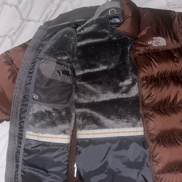 The North Face Women’s Chocolate Puffer Jacket - Picture 3 of 9
